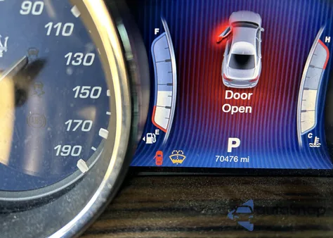 2016 Maserati Quattroporte S Q4 z USA, uszkodzony, nr VIN ZAM56RRA7G1166150